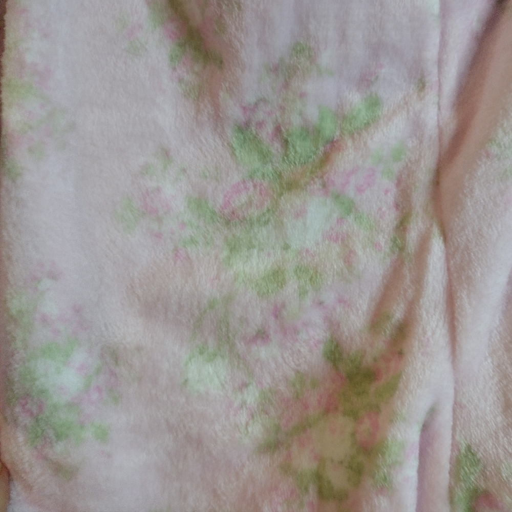 New, Shabby Chic Fleece Cabbage Rose Floral Fleece Lounge Pants - Picture 3 of 5